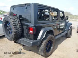2020 Jeep Wrangler Unlimited Sport S с VIN 1C4HJXDG7LW263975, выставлен на аукционе IAAI как лот 42155908 с пробегом Не указан миль и . История ставок и продаж доступна на DreamBid. Изображение 4.