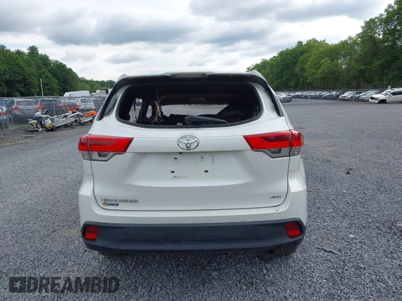 2019 Toyota Highlander LE с VIN 5TDBZRFH8KS955063, выставлен на аукционе IAAI как лот 42647865 с пробегом 63 275 миль миль и . История ставок и продаж доступна на DreamBid. Изображение 15.