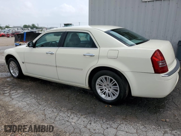 2005 Chrysler 300 with VIN 2C3JA63H95H142411, listed as a Copart auction lot 50997325 with 181,958 mi miles and Clean Title. Bid and sale history available at carsss.com. Image 2.