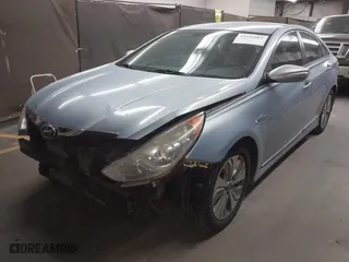 2013 Hyundai Sonata Hybrid Limited with VIN KMHEC4A48DA100753, listed as a IAAI auction lot 41993863 with 129,591 mi miles. Bid and sale history available at carsss.com. Image 17.