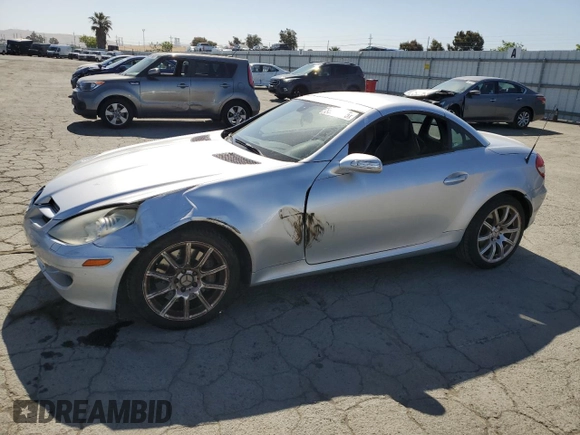 2005 Mercedes-Benz SLK 230/320 with VIN WDBWK56F05F043625, listed as a Copart auction lot 55623625 with 170,798 mi miles and Salvage title. Bid and sale history available at DreamBid. Image 1.