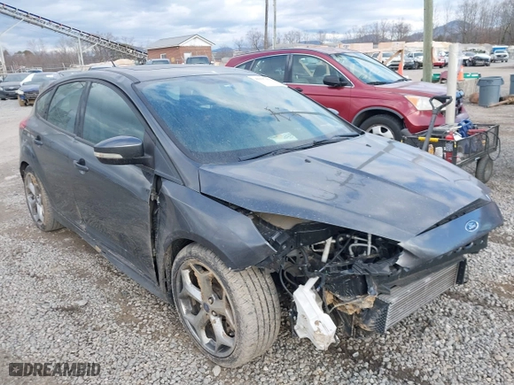 2015 Ford Focus ST with VIN 1FADP3L9XFL227184, listed as a IAAI auction lot 41397453 with 71,061 mi miles. Bid and sale history available at carsss.com. Image 1.