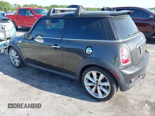 2012 MINI Hardtop S с VIN WMWSV3C58CTY17722, выставлен на аукционе IAAI как лот 42698588 с пробегом 98 511 миль миль и . История ставок и продаж доступна на DreamBid. Изображение 3.