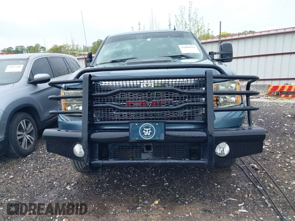 2013 GMC Sierra 2500HD SLT with VIN 1GT121E82DF189658, listed as a IAAI auction lot 42080921 with 160,616 mi miles and . Bid and sale history available at DreamBid. Image 12.