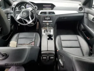 2013 Mercedes-Benz C 250 Sport с VIN WDDGF4HB4DR258779, выставлен на аукционе Copart как лот 61388095 с пробегом 257 716 миль миль и Списание • Salvage title. История ставок и продаж доступна на DreamBid. Изображение 8.