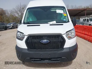 2023 Ford Transit Cargo z VIN 1FTBR3X83PKA69906, wystawiony jako IAAI lot #41755937 z przebiegiem 35 484 mil mil oraz . Historia ofert i sprzedaży dostępna na DreamBid. Obrazek 12.