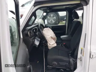 2020 Jeep Gladiator Sport S with VIN 1C6HJTAG9LL194454, listed as a IAAI auction lot 42430339 with 90,461 mi miles and . Bid and sale history available at DreamBid. Image 5.
