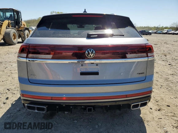 2024 Volkswagen Atlas SEL R-Line with VIN 1V2AE2CA5RC229421, listed as a Copart auction lot 53551375 with 7,517 mi miles and Salvage title. Bid and sale history available at DreamBid. Image 6.