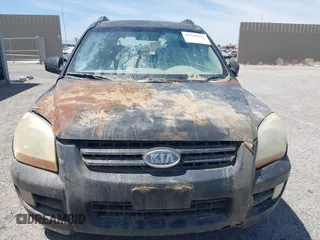 2005 Kia Sportage LX with VIN KNDJF723057061348, listed as a IAAI auction lot 42110933 with 183,490 mi miles and . Bid and sale history available at carsss.com. Image 6.