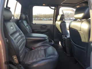 2002 Ford F-150 Harley Davidson with VIN 1FTRW07372KD29243, listed as a Copart auction lot 42972905 with 164,392 mi miles and Salvage Title. Bid and sale history available at carsss.com. Image 10.
