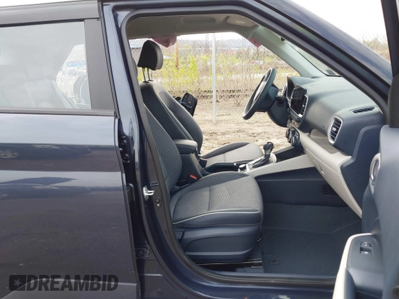 2024 Hyundai Venue SEL with VIN KMHRC8A36RU330152, listed as a IAAI auction lot 42019912 with 3,035 mi miles and . Bid and sale history available at DreamBid. Image 5.