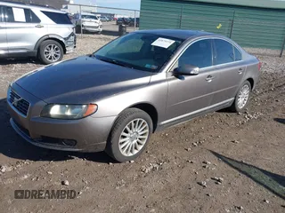 2007 Volvo S80 I6 with VIN YV1AS982071023821, listed as a IAAI auction lot 41875274 with 202,053 mi miles. Bid and sale history available at carsss.com. Image 2.