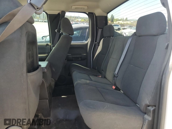 2007 Chevrolet Silverado 1500 with VIN 1GBHC39657E597358, listed as a Copart auction lot 52408105 with 379,668 mi miles and Salvage Title. Bid and sale history available at DreamBid. Image 10.