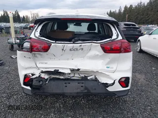 2022 Kia Niro LXS with VIN KNDCB3LC2N5542807, listed as a IAAI auction lot 40733090 with 28,791 mi miles. Bid and sale history available at carsss.com. Image 6.