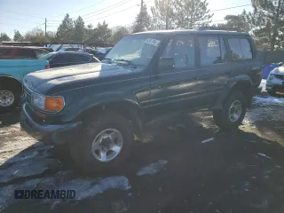 1996 Toyota Land Cruiser z VIN JT3HJ85J8T0130407, wystawiony jako Copart lot #42957345 z przebiegiem 160 321 mil mil oraz Szkoda całkowita • Salvage title. Historia ofert i sprzedaży dostępna na DreamBid. Obrazek 1.