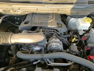 2021 Ram 1500 Big Horn z VIN 1C6RREFT9MN769009, wystawiony jako Copart lot #84448914 z przebiegiem 86 631 mil mil oraz Czysty tytuł • Clean title. Historia ofert i sprzedaży dostępna na DreamBid. Obrazek 15.