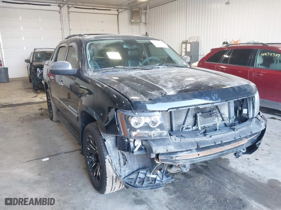 2011 Chevrolet Avalanche LTZ with VIN 3GNTKGE39BG192060, listed as a IAAI auction lot 41757583 with 90,335 mi miles. Bid and sale history available at carsss.com. Image 6.