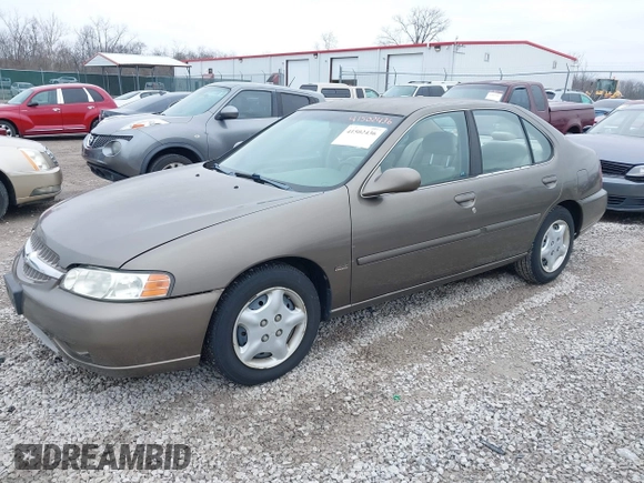 2001 Nissan Altima GXE with VIN 1N4DL01D81C187472, listed as a IAAI auction lot 41502436 with 195,203 mi miles. Bid and sale history available at carsss.com. Image 2.