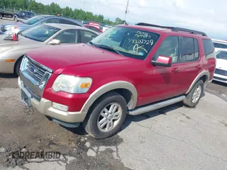 2010 Ford Explorer Eddie Bauer z VIN 1FMEU6EE4AUA85772, wystawiony jako IAAI lot #42202728 z przebiegiem 101 999 mil mil oraz . Historia ofert i sprzedaży dostępna na DreamBid. Obrazek 2.