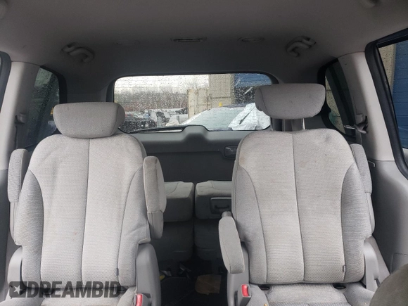 2009 Kia Sedona with VIN KNDMB133796281716, listed as a Copart auction lot 58398774 with 250,680 mi miles and Salvage Title. Bid and sale history available at carsss.com. Image 10.