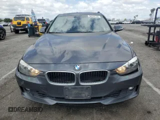 2013 BMW 3 Series 328i z VIN WBA3C1C54DF441678, wystawiony jako Copart lot #56226705 z przebiegiem 96 829 mil mil oraz Szkody całkowita. Historia ofert i sprzedaży dostępna na DreamBid. Obrazek 5.