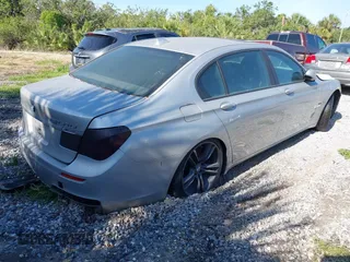 2013 BMW 7 Series 750Li z VIN WBAYE8C50DD133041, wystawiony jako IAAI lot #42280002 z przebiegiem Nie podano mil oraz . Historia ofert i sprzedaży dostępna na DreamBid. Obrazek 4.