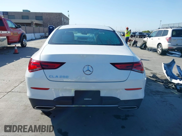 2023 Mercedes-Benz CLA 250 z VIN W1K5J4GB6PN412041, wystawiony jako IAAI lot #42298422 z przebiegiem 12 316 mil mil oraz . Historia ofert i sprzedaży dostępna na DreamBid. Obrazek 16.