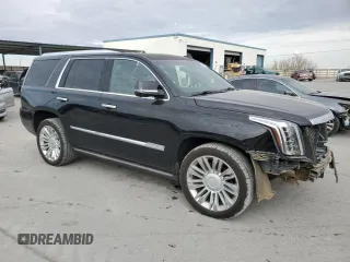 2016 Cadillac Escalade Platinum z VIN 1GYS4DKJ8GR125323, wystawiony jako Copart lot #89147295 z przebiegiem 131 657 mil mil oraz Szkody całkowita. Historia ofert i sprzedaży dostępna na DreamBid. Obrazek 4.