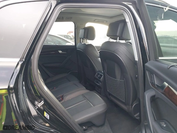2019 Audi Q5 Premium Plus with VIN WA1BNAFYXK2084424, listed as a IAAI auction lot 41253535 with 62,484 mi miles. Bid and sale history available at carsss.com. Image 8.