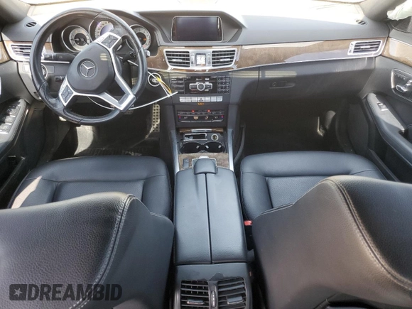2015 Mercedes-Benz E 350 Luxury z VIN WDDHF8JB2FB099116, wystawiony jako Copart lot #56464985 z przebiegiem 122 123 mil mil oraz Szkoda całkowita • Salvage title. Historia ofert i sprzedaży dostępna na DreamBid. Obrazek 8.