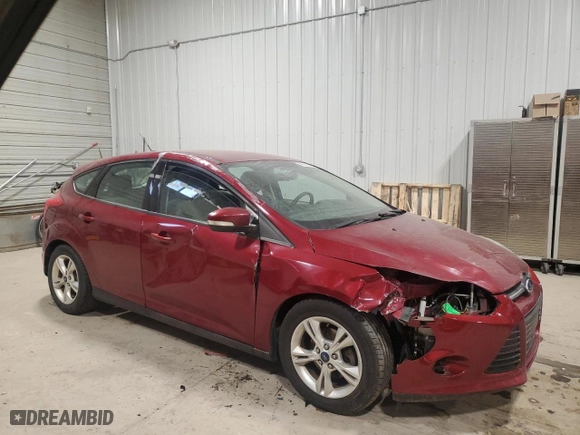 2014 Ford Focus SE with VIN 1FADP3K28EL281005, listed as a Copart auction lot 49318885 with 137,403 mi miles and Salvage Title. Bid and sale history available at carsss.com. Image 4.