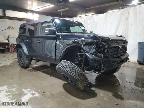 2024 Ford Bronco Wildtrak with VIN 1FMEE2BP1RLA76928, listed as a Copart auction lot 46423395 with 4,873 mi miles and Salvage Title. Bid and sale history available at carsss.com. Image 4.
