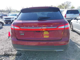 2018 Lincoln MKX Premiere z VIN 2LMPJ6JR9JBL49816, wystawiony jako IAAI lot #41963904 z przebiegiem 62 429 mil mil oraz . Historia ofert i sprzedaży dostępna na DreamBid. Obrazek 16.