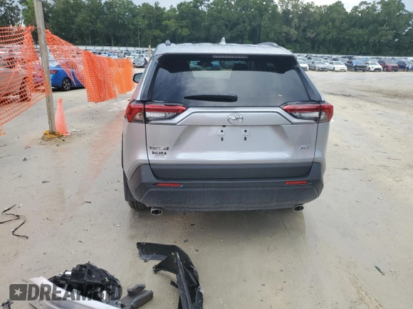 2022 Toyota RAV4 XLE with VIN 2T3W1RFV3NW203742, listed as a Copart auction lot 62733585 with 6,668 mi miles and Non repairable. Bid and sale history available at DreamBid. Image 6.