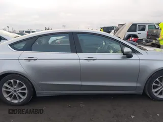 2020 Ford Fusion SE with VIN 3FA6P0LU4LR254714, listed as a IAAI auction lot 41507370 with 40,860 mi miles and . Bid and sale history available at carsss.com. Image 13.