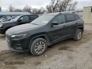2019 Jeep Cherokee Latitude with VIN 1C4PJMCX3KD127526, listed as a Copart auction lot 85462954 with 132,879 mi miles and Salvage Title. Bid and sale history available at carsss.com. Image 1.