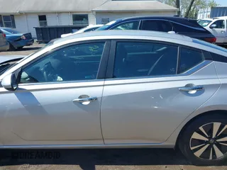 2022 Nissan Altima SV z VIN 1N4BL4DV4NN322539, wystawiony jako IAAI lot #41985083 z przebiegiem 33 112 mil mil oraz . Historia ofert i sprzedaży dostępna na DreamBid. Obrazek 14.