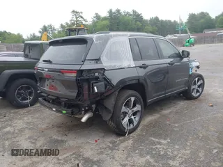 2023 Jeep Grand Cherokee z VIN 1C4RJYB69PC582211, wystawiony jako IAAI lot #40186115 z przebiegiem 3 119 mil mil oraz . Historia ofert i sprzedaży dostępna na DreamBid. Obrazek 4.