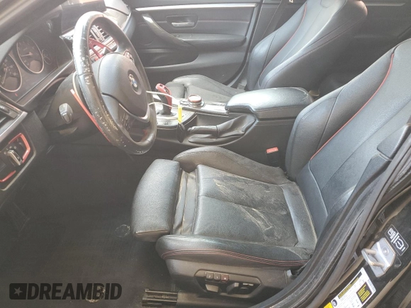 2015 BMW 4 Series 428i z VIN WBA4A9C57FD416121, wystawiony jako Copart lot #53475555 z przebiegiem 186 572 mil mil oraz Szkoda całkowita • Salvage title. Historia ofert i sprzedaży dostępna na DreamBid. Obrazek 7.