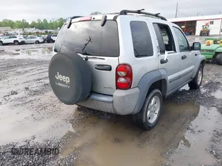 2006 Jeep Liberty Sport with VIN 1J4GL48K86W158301, listed as a IAAI auction lot 42095349 with 217,187 mi miles. Bid and sale history available at carsss.com. Image 4.