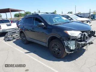 2017 Toyota RAV4 LE z VIN 2T3ZFREV6HW371315, wystawiony jako IAAI lot #42495989 z przebiegiem 154 702 mil mil oraz . Historia ofert i sprzedaży dostępna na DreamBid. Obrazek 1.