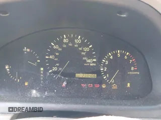 2001 Lexus RX 300 z VIN JTJGF10U910110677, wystawiony jako IAAI lot #41204877 z przebiegiem 238 406 mil mil oraz . Historia ofert i sprzedaży dostępna na DreamBid. Obrazek 7.