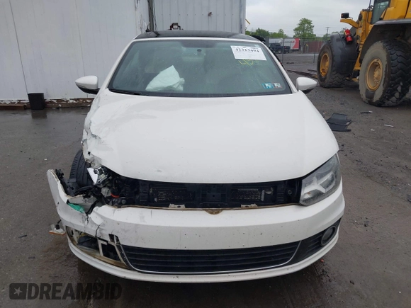 2012 Volkswagen Eos Komfort с VIN WVWBW7AH0CV004383, выставлен на аукционе IAAI как лот 42313494 с пробегом 121 597 миль миль и . История ставок и продаж доступна на DreamBid. Изображение 12.