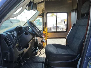 2022 Ram ProMaster z VIN 3C7WRVMG6NE137045, wystawiony jako Copart lot #87306354 z przebiegiem Nie podano mil oraz Tytuł czysty. Historia ofert i sprzedaży dostępna na DreamBid. Obrazek 7.
