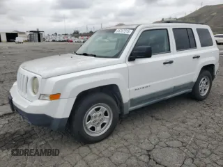 2011 Jeep Patriot Sport z VIN 1J4NT1GA0BD243153, wystawiony jako Copart lot #55707315 z przebiegiem 187 716 mil mil oraz Czysty tytuł • Clean title. Historia ofert i sprzedaży dostępna na DreamBid. Obrazek 1.