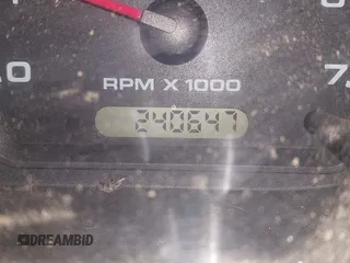 2004 Ford Ranger XL z VIN 1FTYR10D14TA08047, wystawiony jako IAAI lot #42831791 z przebiegiem 240 647 mil mil oraz . Historia ofert i sprzedaży dostępna na DreamBid. Obrazek 7.