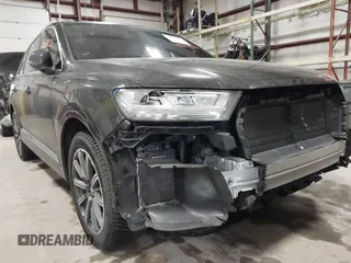 2017 Audi Q7 Premium Plus z VIN WA1LAAF78HD026784, wystawiony jako IAAI lot #41674278 z przebiegiem 108 036 mil mil oraz . Historia ofert i sprzedaży dostępna na DreamBid. Obrazek 6.