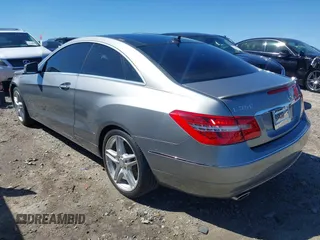 2013 Mercedes-Benz E-Class E 350 with VIN WDDKJ8JB3DF210590, listed as a IAAI auction lot 41813869 with 77,247 mi miles. Bid and sale history available at carsss.com. Image 3.