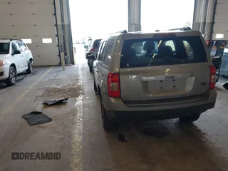 2016 Jeep Patriot Sport with VIN 1C4NJPBA1GD694198, listed as a IAAI auction lot 41291526 with 187,466 mi miles and . Bid and sale history available at DreamBid. Image 3.