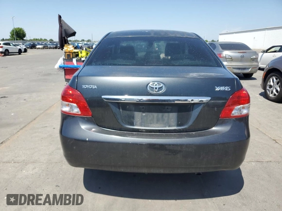 2008 Toyota Yaris z VIN JTDBT923381297038, wystawiony jako Copart lot #55093195 z przebiegiem 295 991 mil mil oraz Nie do naprawy • Non repairable. Historia ofert i sprzedaży dostępna na DreamBid. Obrazek 6.